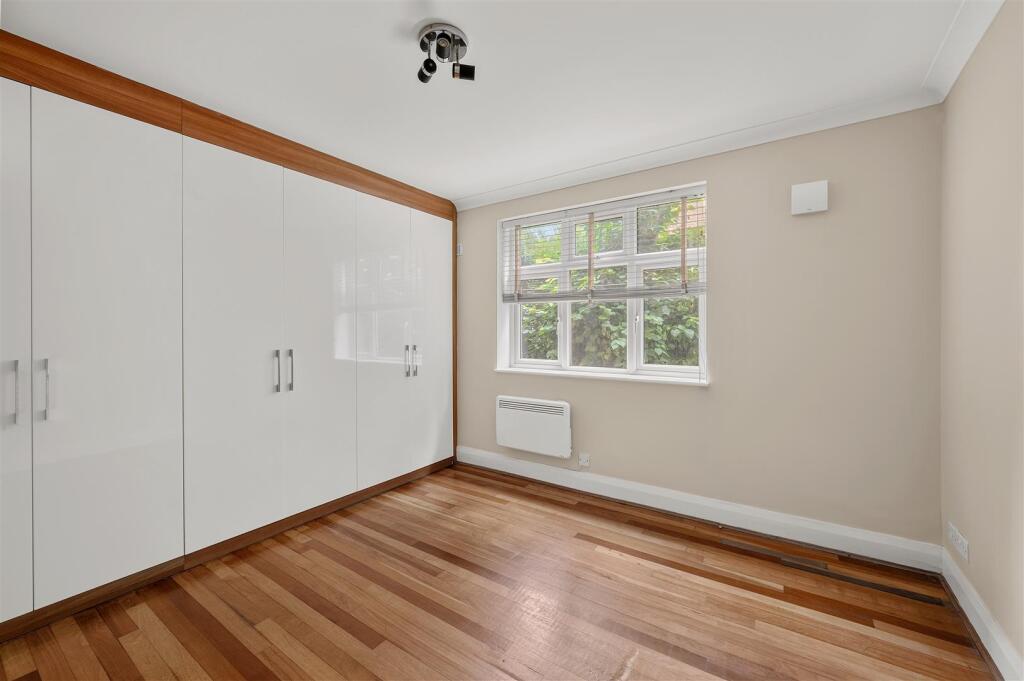 Apartment in London - View 5