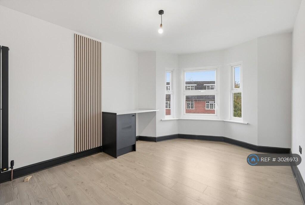House in Redhill - View 4