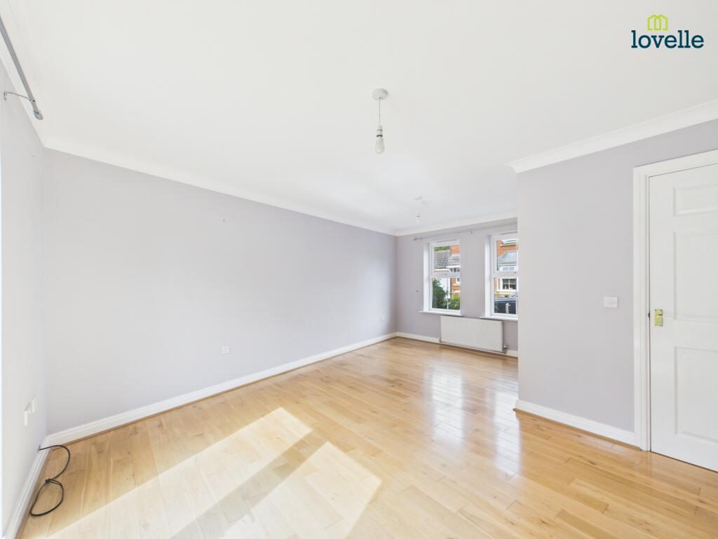 House in Lincoln - View 3