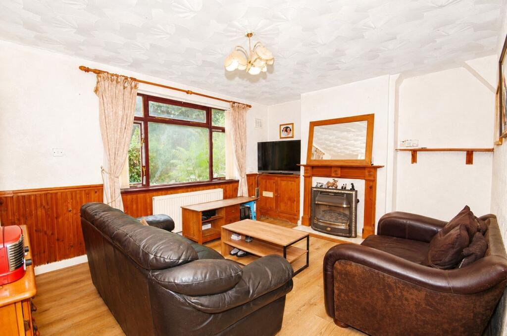 House in Rugby, Warwickshire - View 2