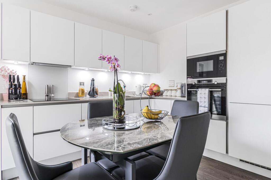 Apartment in London - View 3