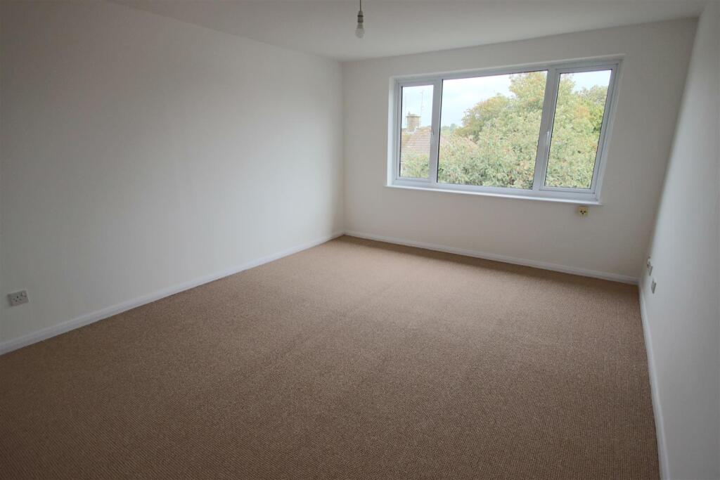 Apartment in Swindon - View 5