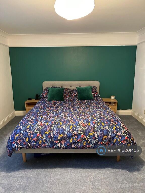 Apartment in Hove, Brunswick - View 3