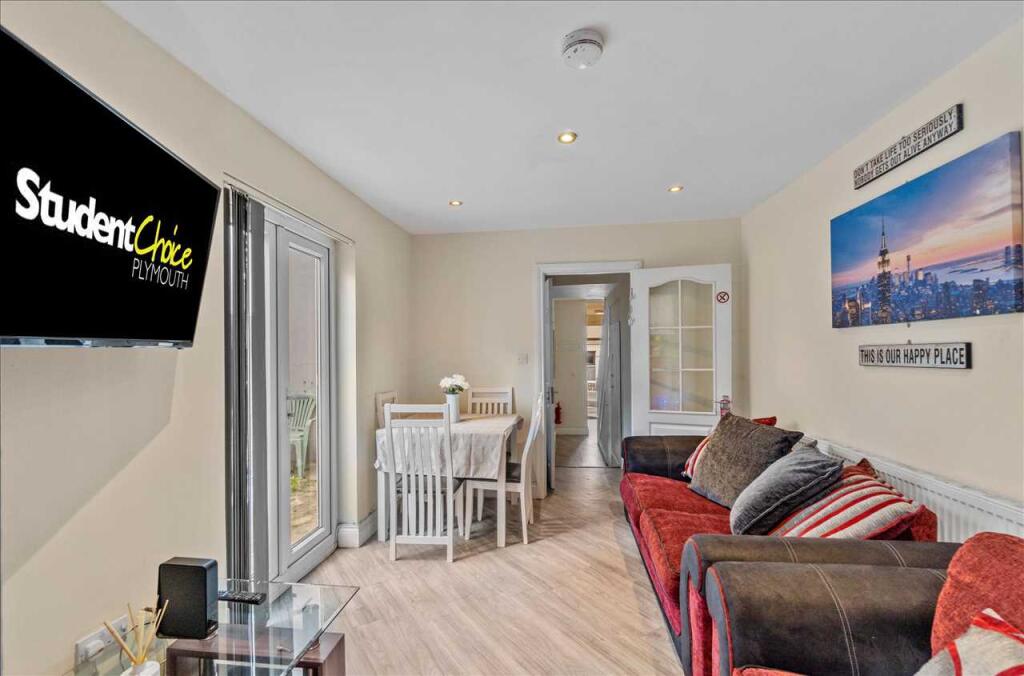 House in Plymouth - View 3