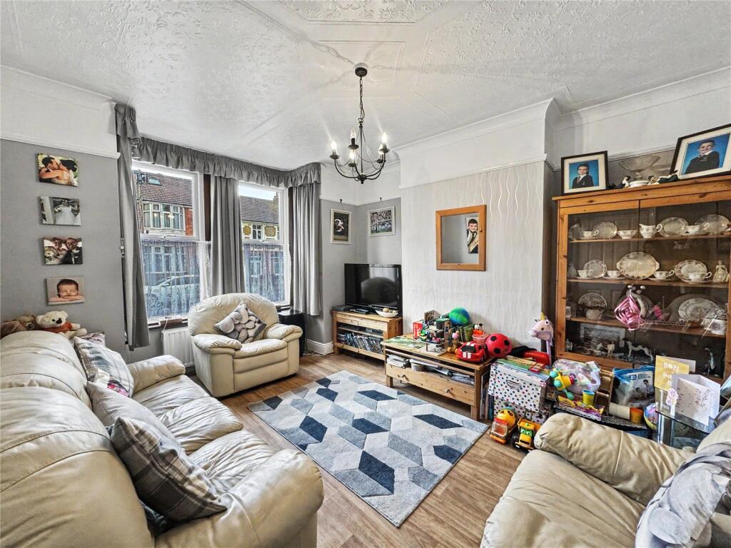 House in Gillingham, Twydall - View 4