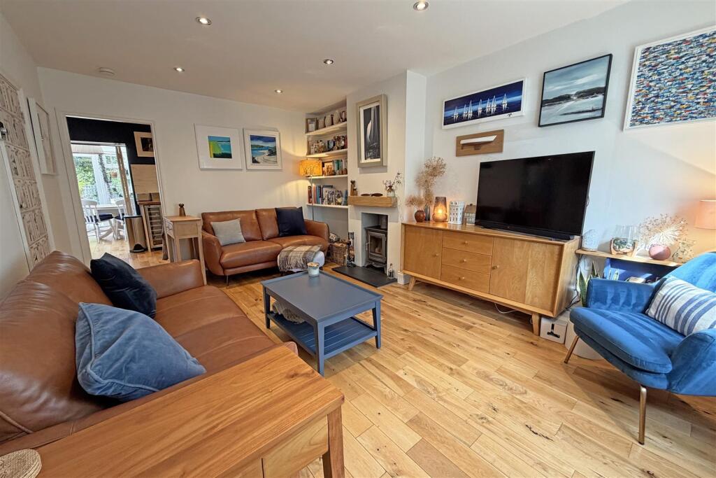House in Waverley, Frith Hill, Godalming - View 3