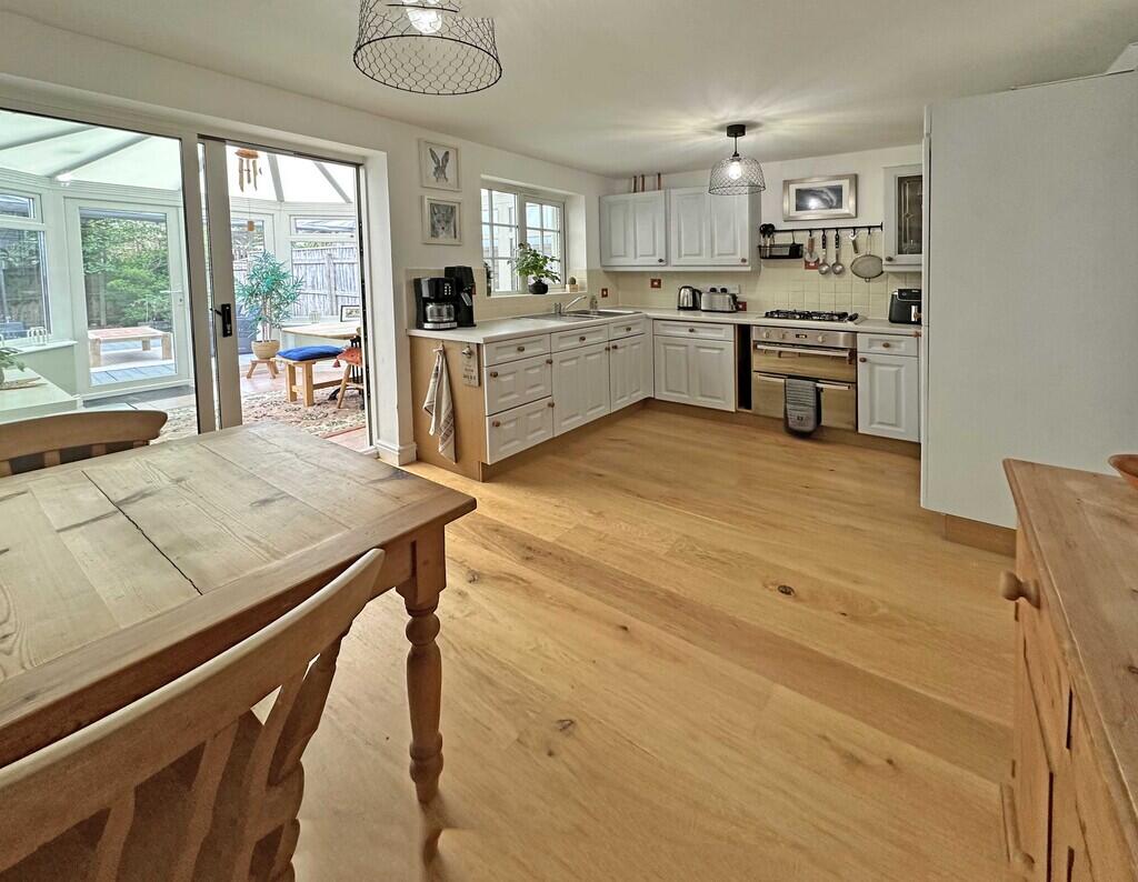 House in Teignbridge, Exminster - More