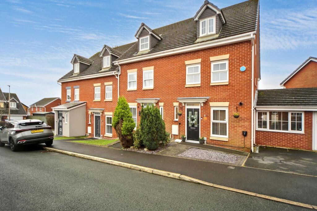 3-bed terraced on Birbeck Close, Wigan, WN3, £270,000