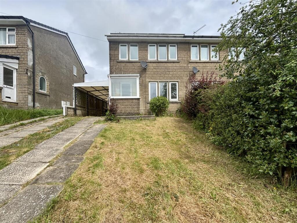 Main image of property: Longlands Avenue, Denholme, Bradford
