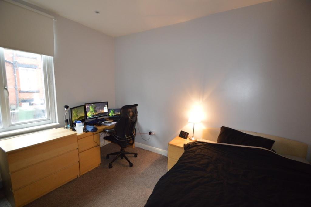 6 bedroom terraced house for rent