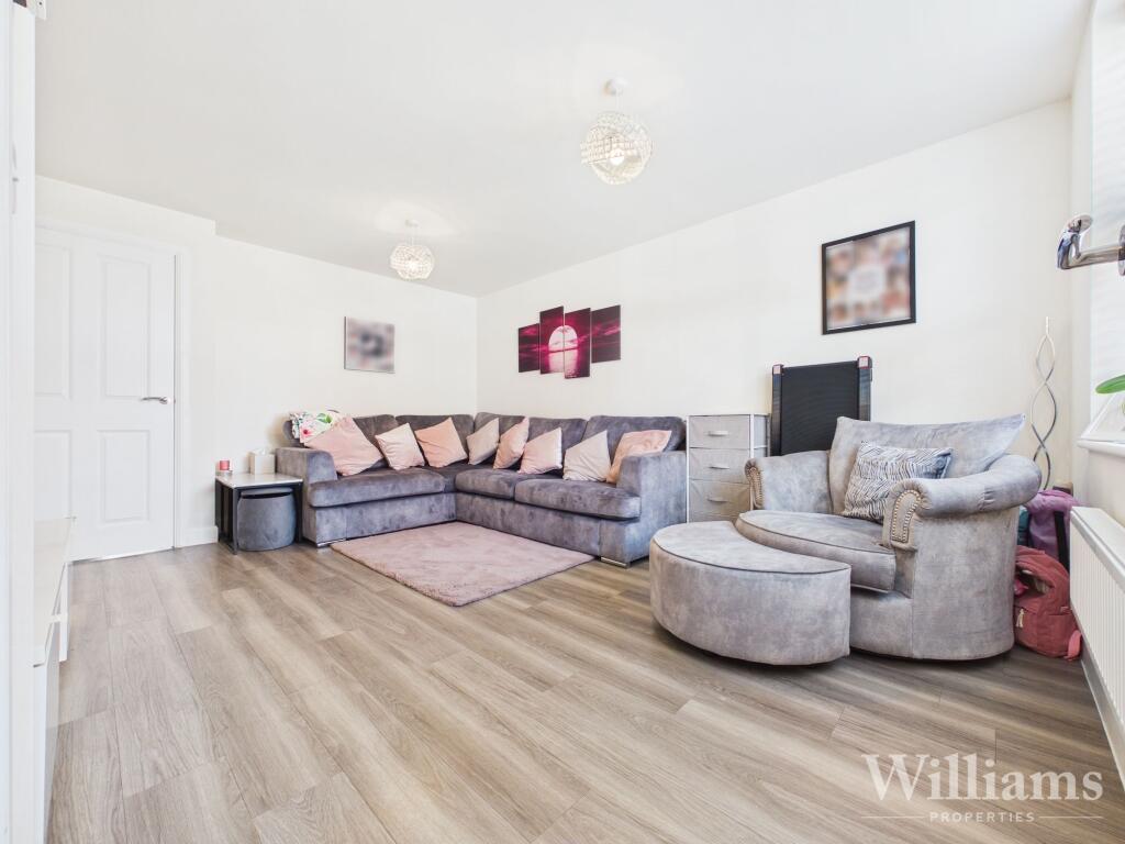 Sorrel Way, Broughton, HP22 photo 2