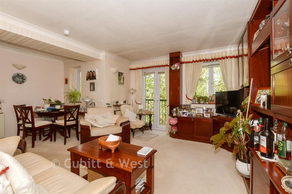 Apartment in Tonbridge - View 4
