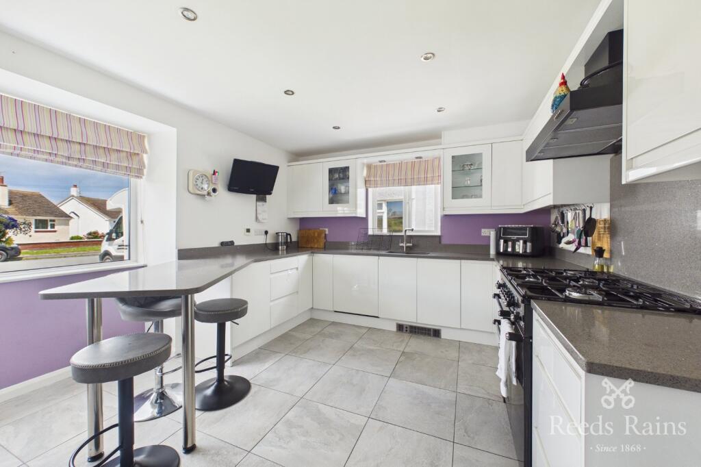 Crugan Avenue, Kinmel Bay, Conwy, LL18 photo 4
