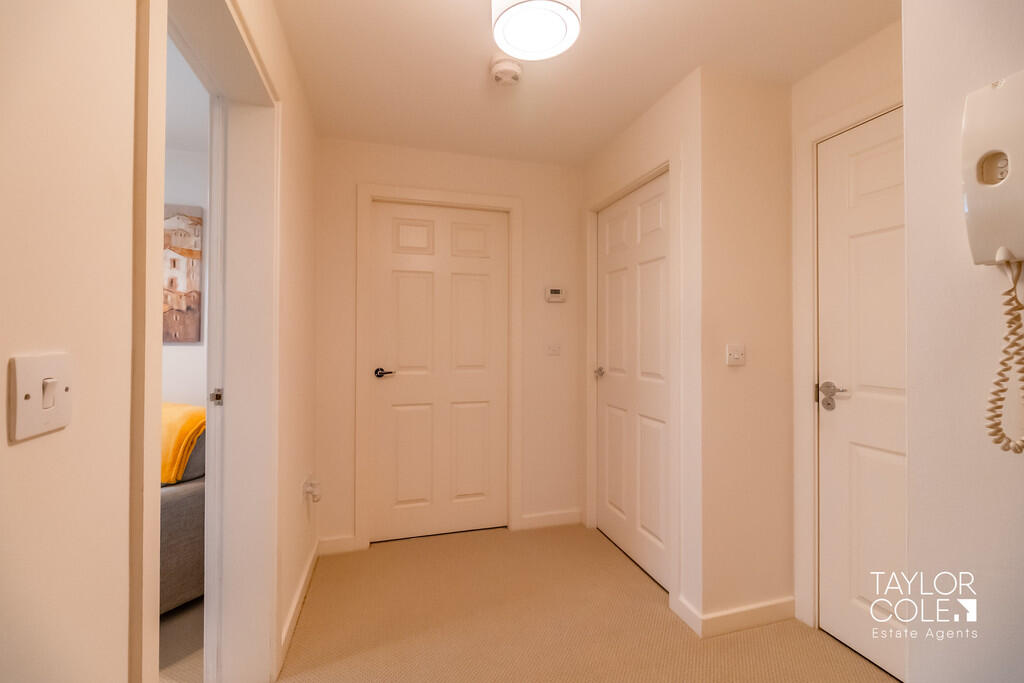 Apartment in Tamworth, Staffordshire - View 2