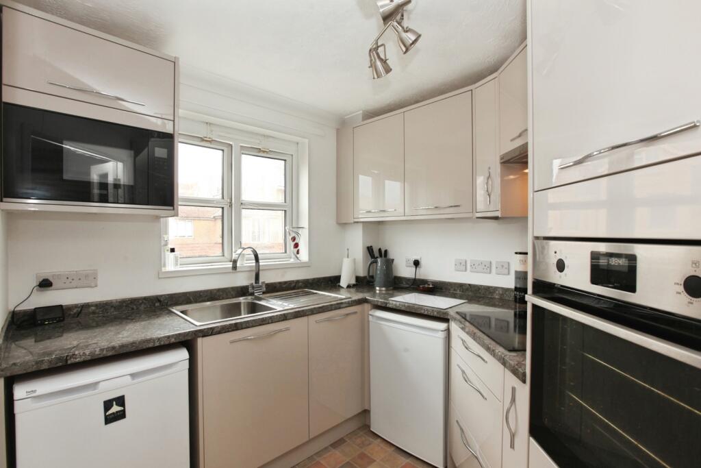 Apartment in Torquay - View 4