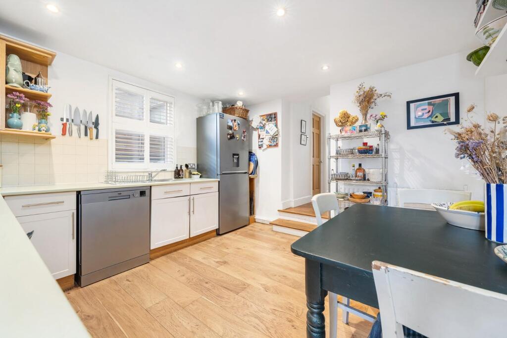 Apartment in London - More