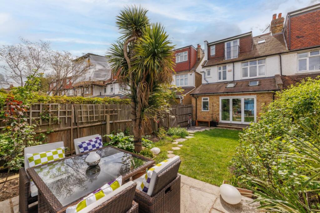 Main image of property: Kingsway, London, SW14