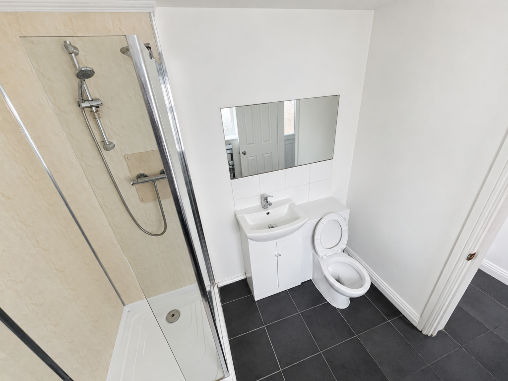 House in Stoke-on-Trent - More