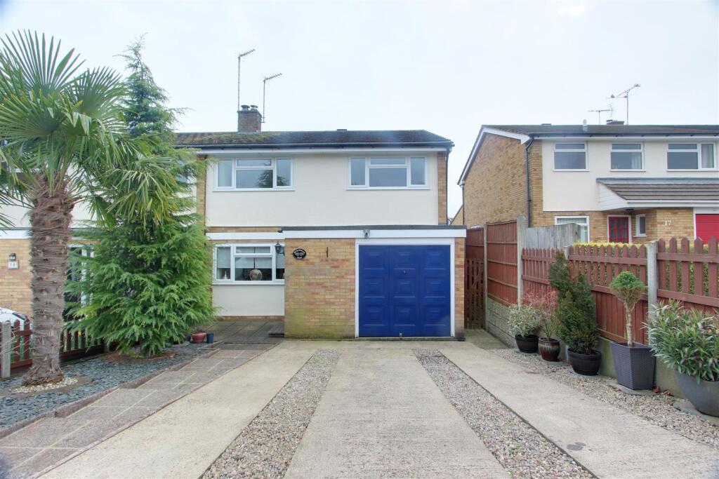 Main image of property: Buckingham Road, Tring