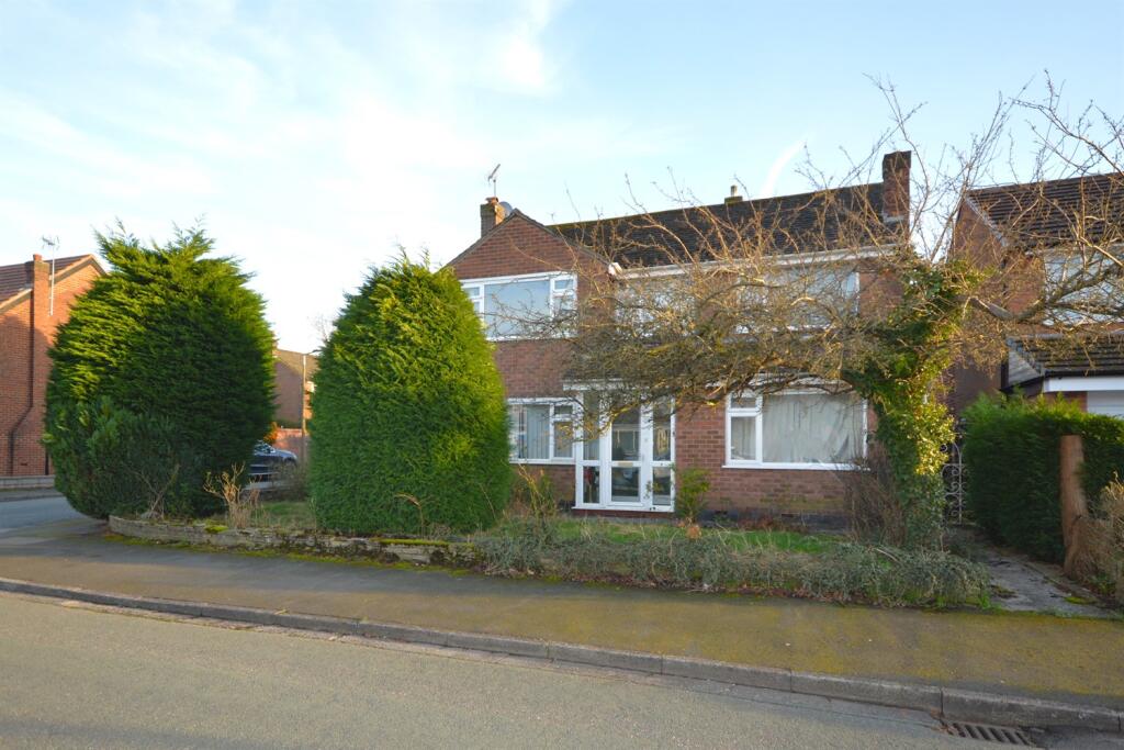 Main image of property: Sevenoaks Avenue, Heaton Moor