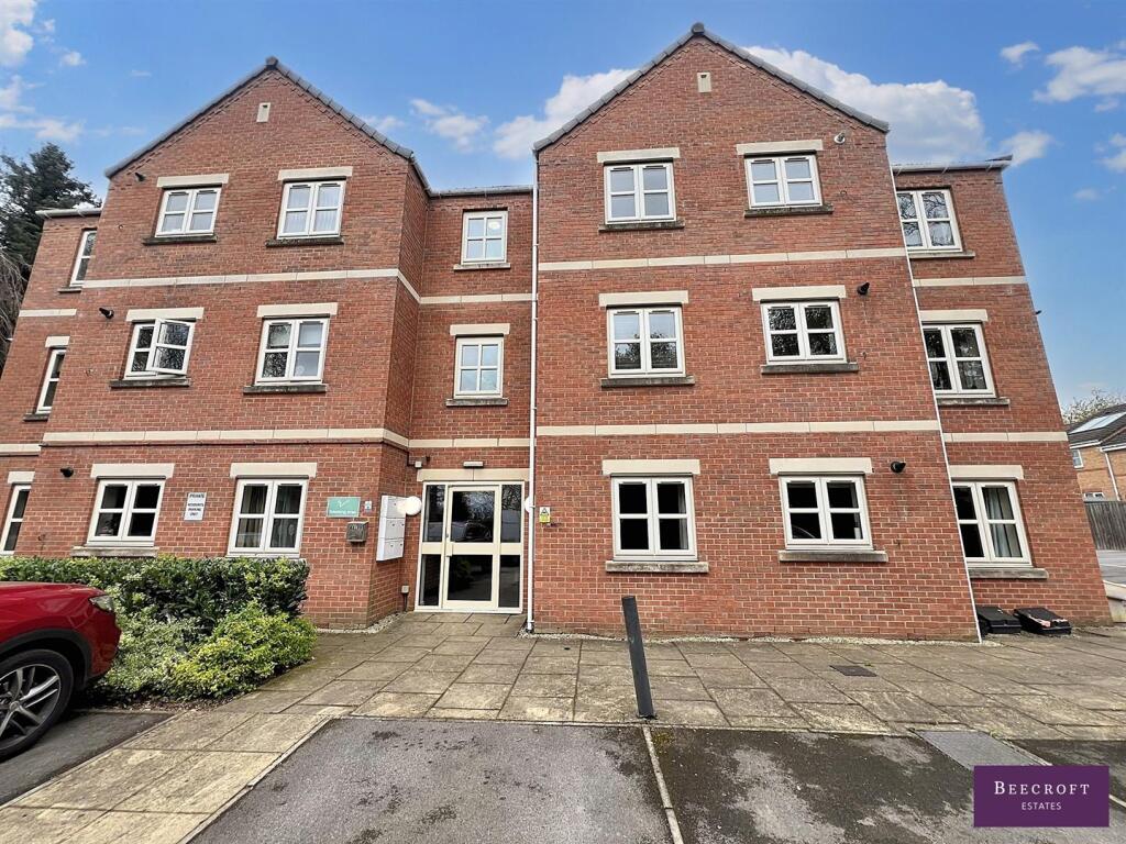 2-bed flat on Grange Court, Wombwell, Barnsley, £85,000