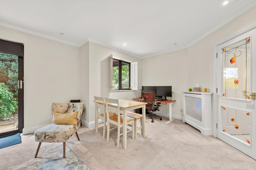 Apartment in Kingston upon Thames - View 5