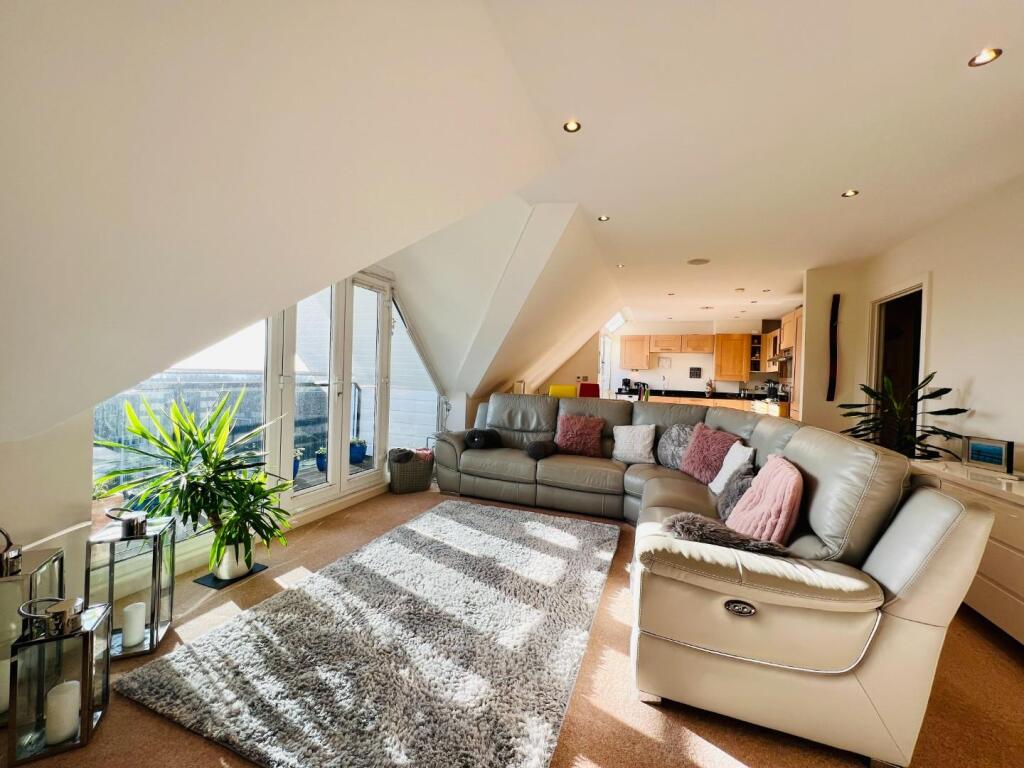Apartment in Hythe, Orchard Valley - More