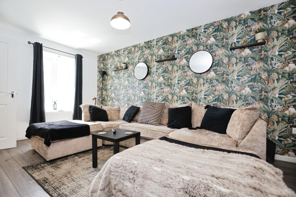 House in Northampton, Wootton - View 5