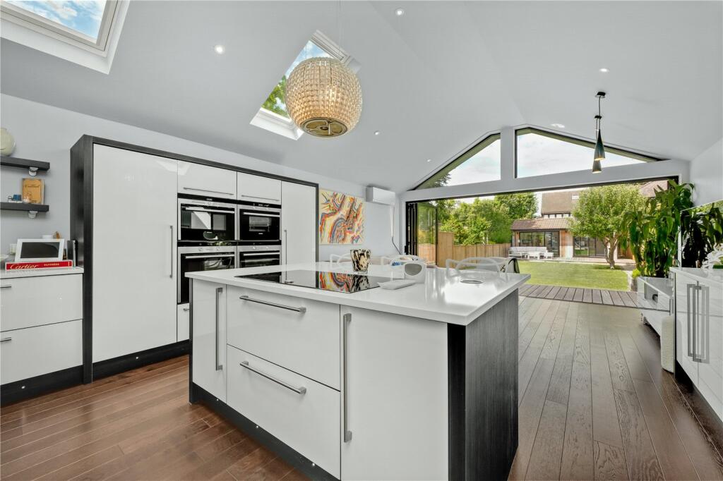 House in Elmbridge, Surrey - View 3