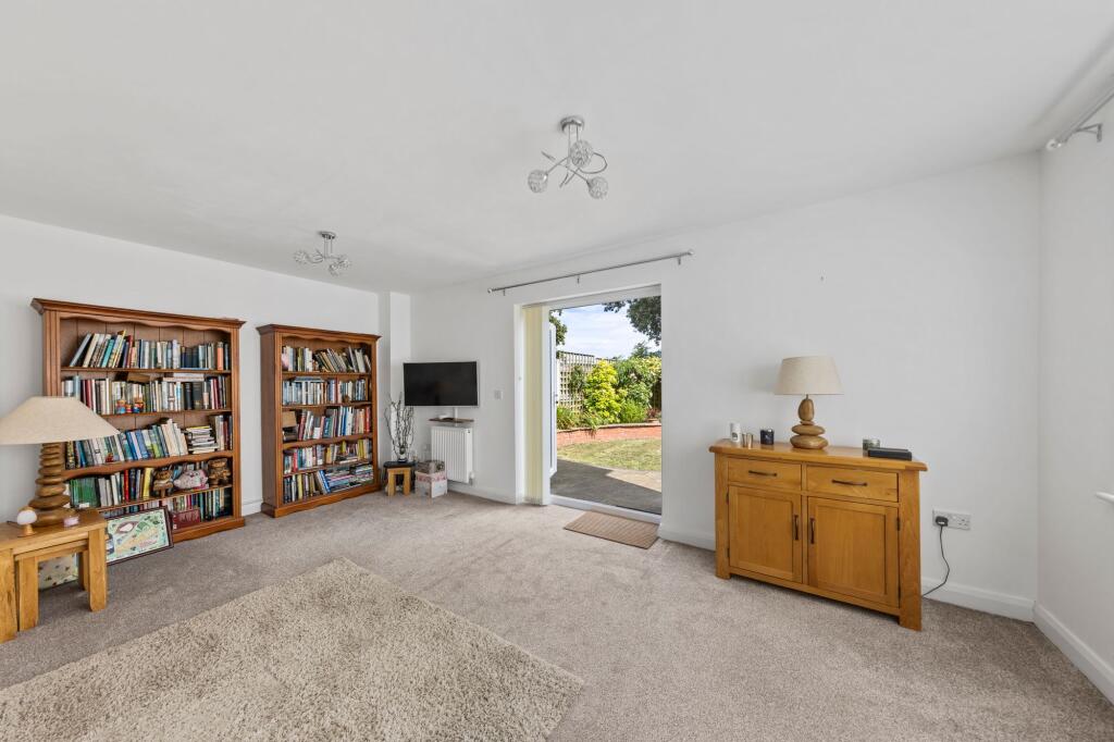House in Warrington, Rixton-with-Glazebrook - View 4