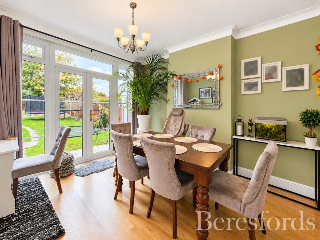 House in London - View 4