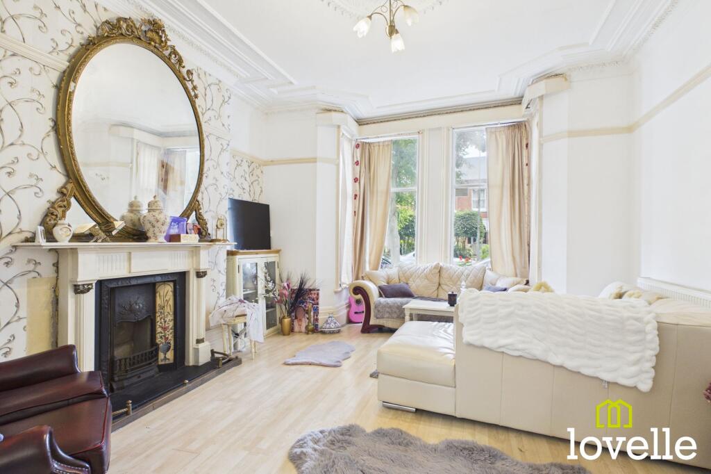 House in Hull - View 3