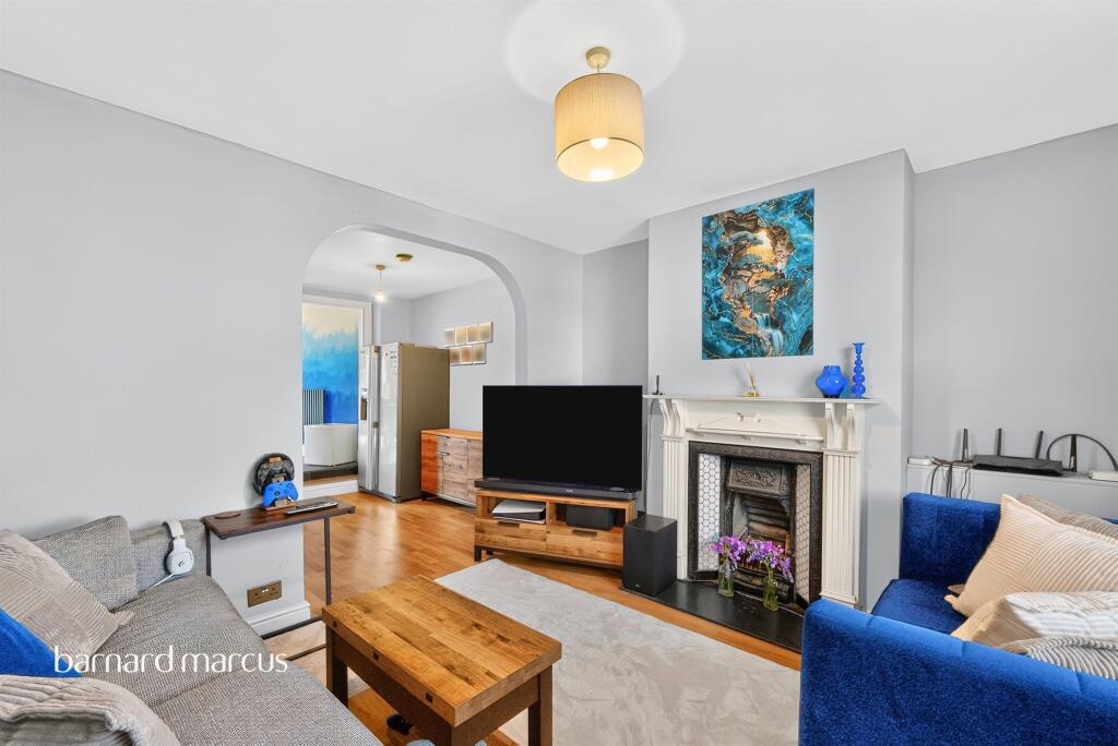 House in London - View 3