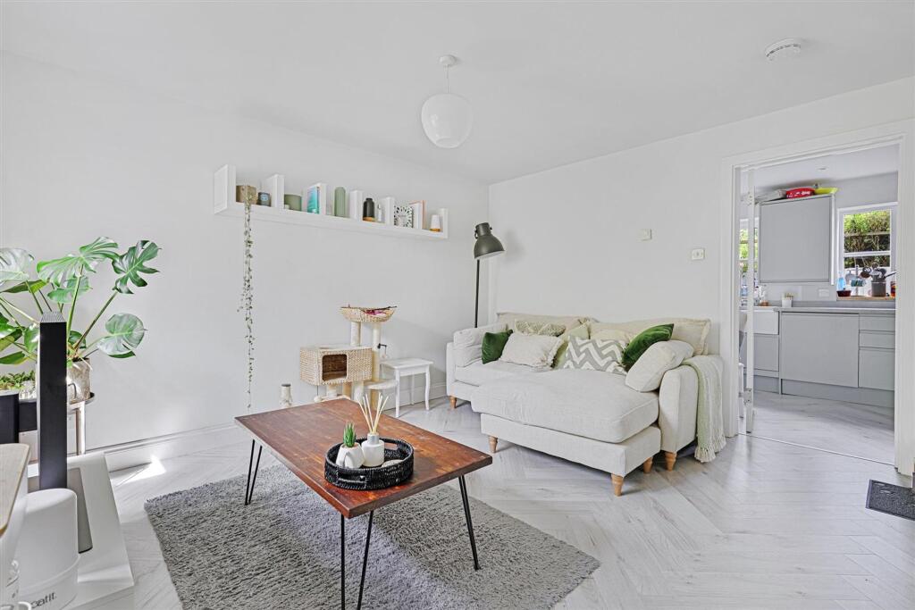 House in London - View 2