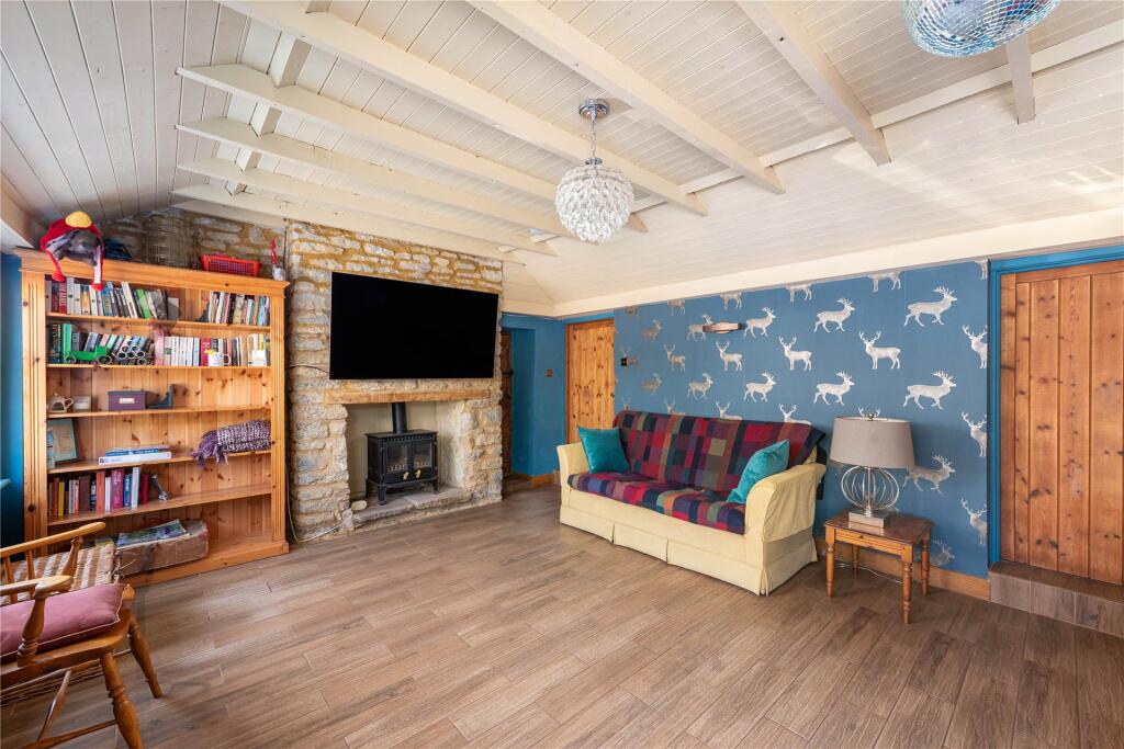 Main Street, Gawcott, Buckinghamshire, MK18 photo 4