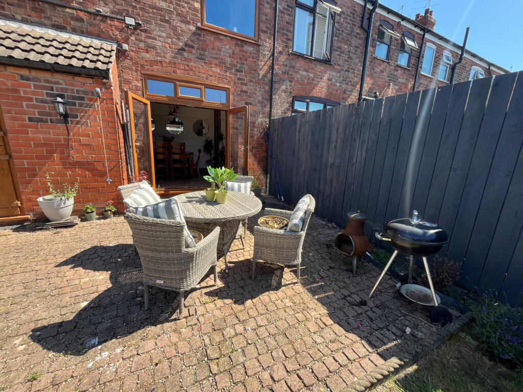 House in Hull - View 3