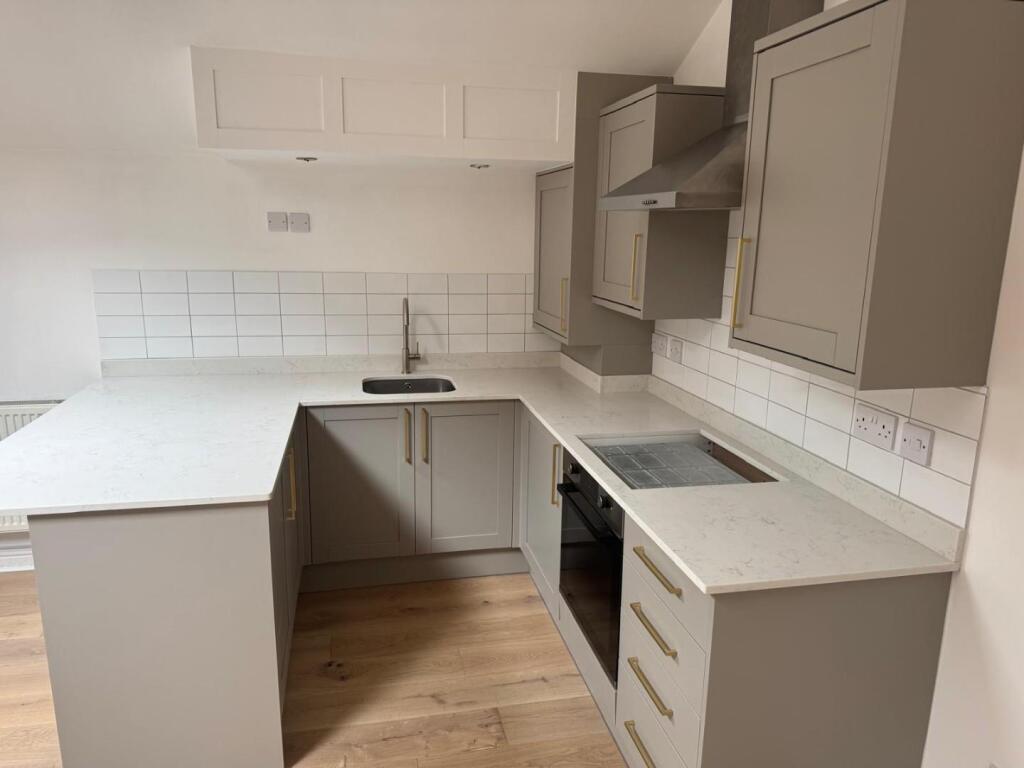 Apartment in Bristol, Bedminster - View 3