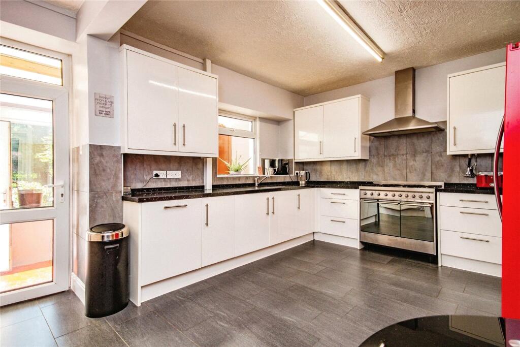 House in Carmarthen, Johnstown - View 3
