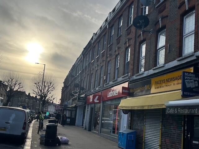 Main image of property: 103 High Road, London, N2 8AG