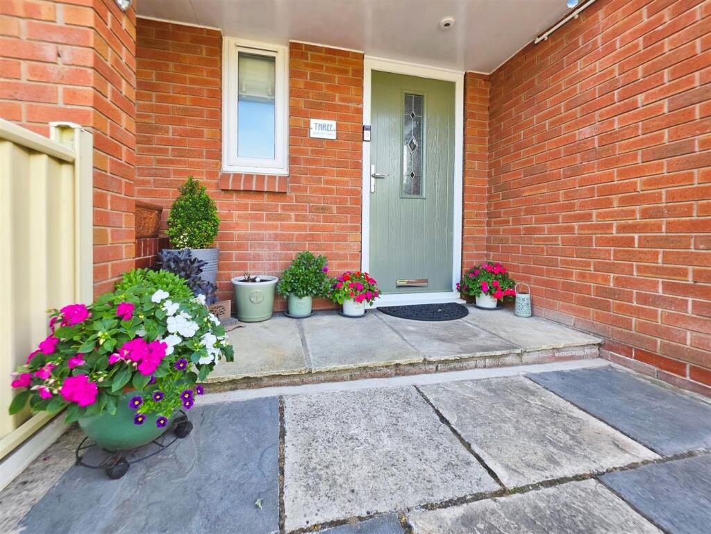 House in Staffordshire Moorlands, Knowle Style, Biddulph - View 2