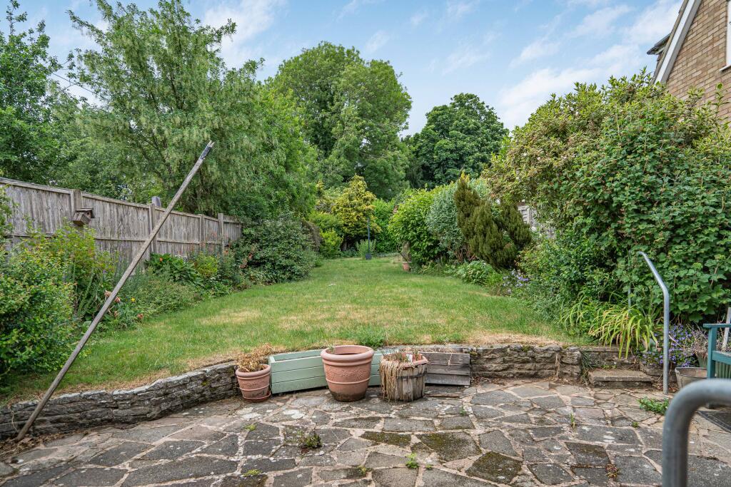 College Close, Flamstead, St Albans, AL3 photo 4