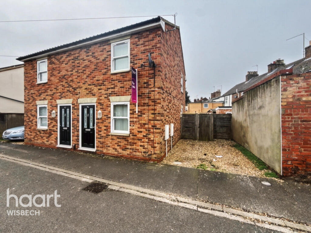 2-bed semi-detached on Prince Street, Wisbech, £140,000
