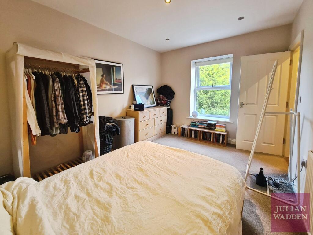 Apartment in High Peak, Whitfield - More