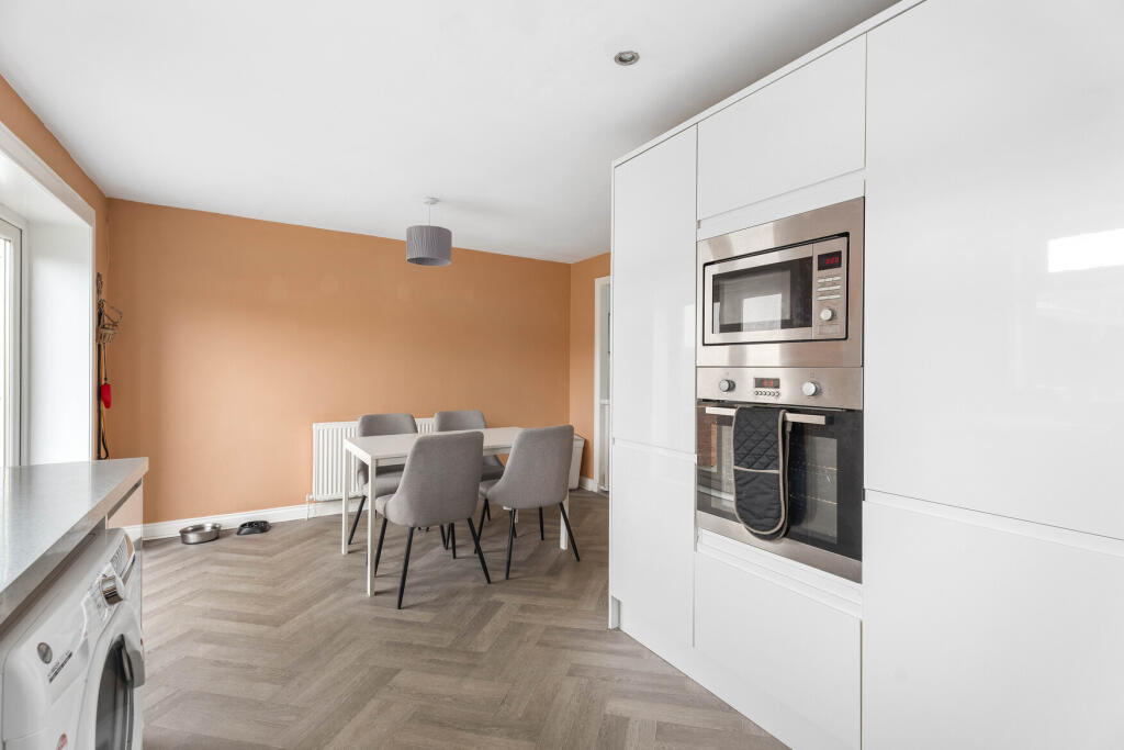 House in Falkirk, Clackmannanshire - More