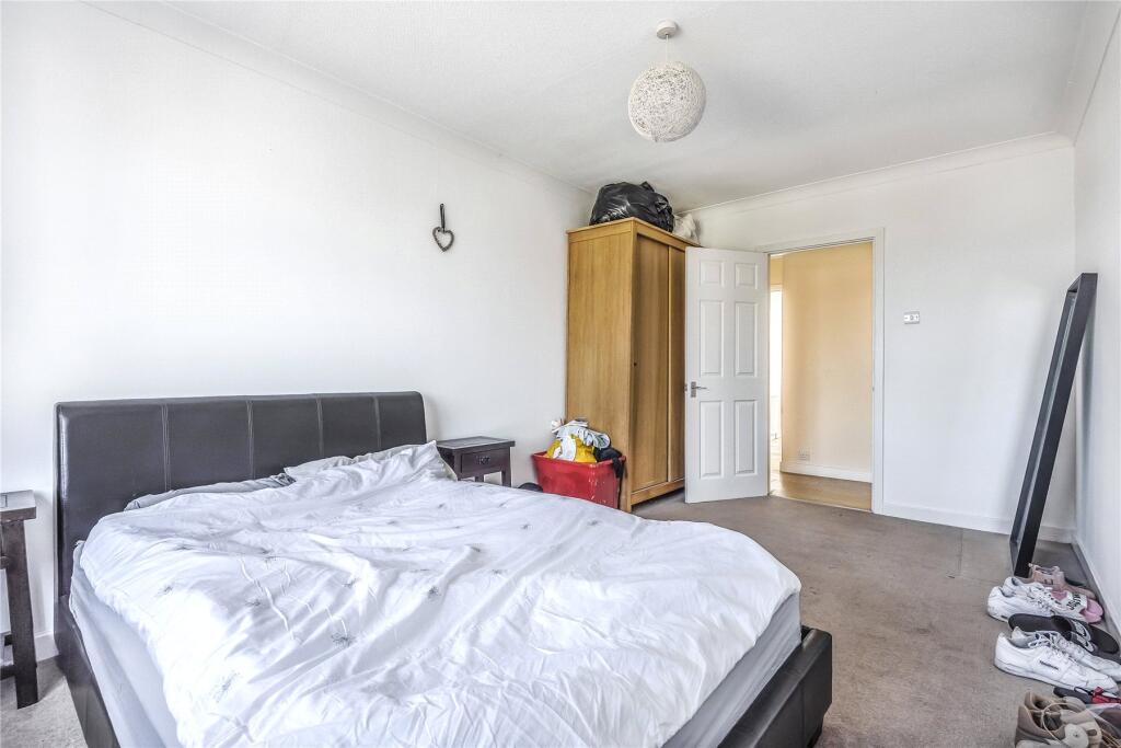 Apartment in Bromley - More