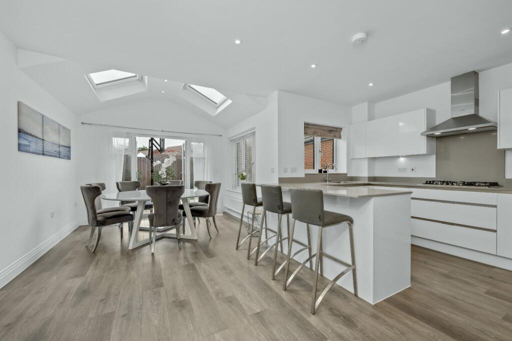 House in Kingston upon Thames - View 5