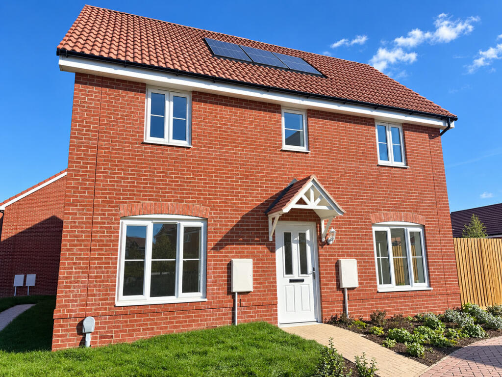 Main image of property: 16 Buzzard Close, Leiston IP16 4RD