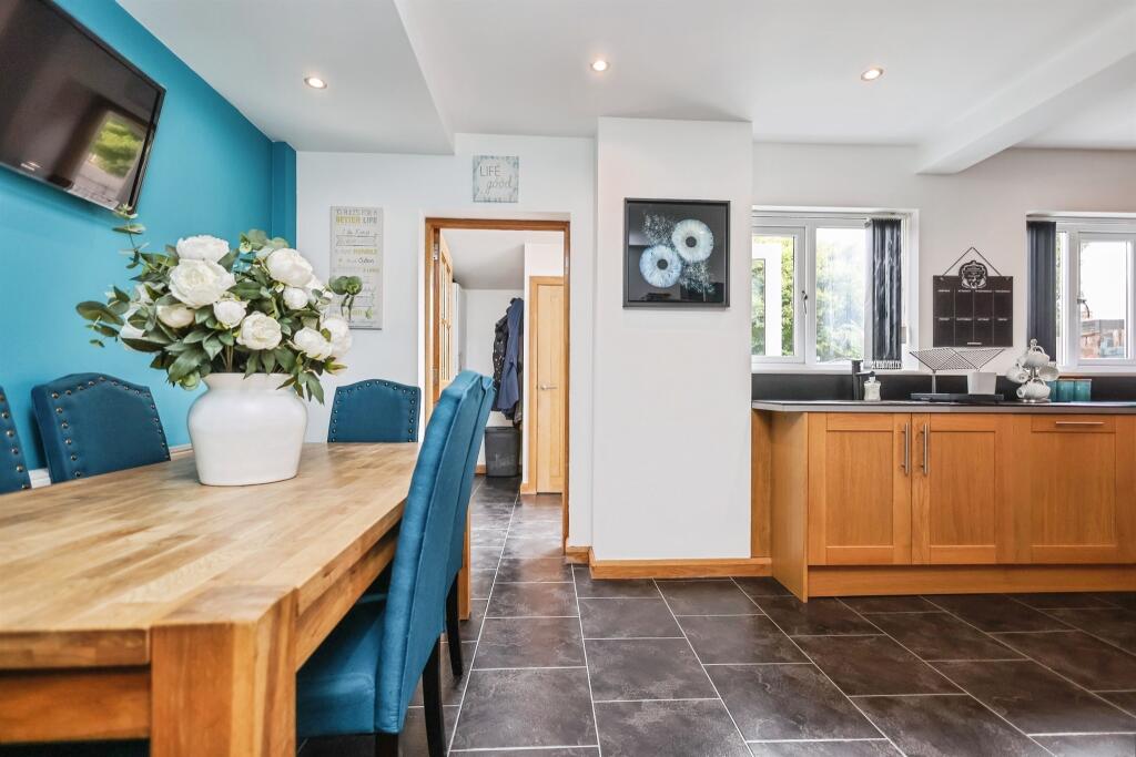 House in Birmingham, West Midlands - More