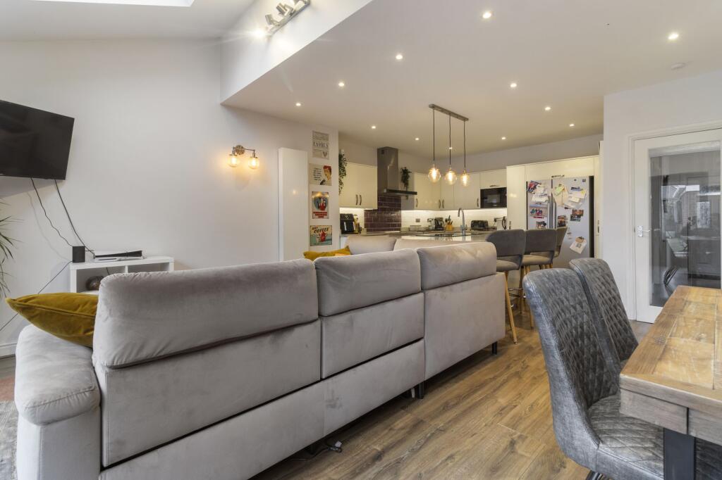 Morrin Close, Worcester, WR3 photo 3