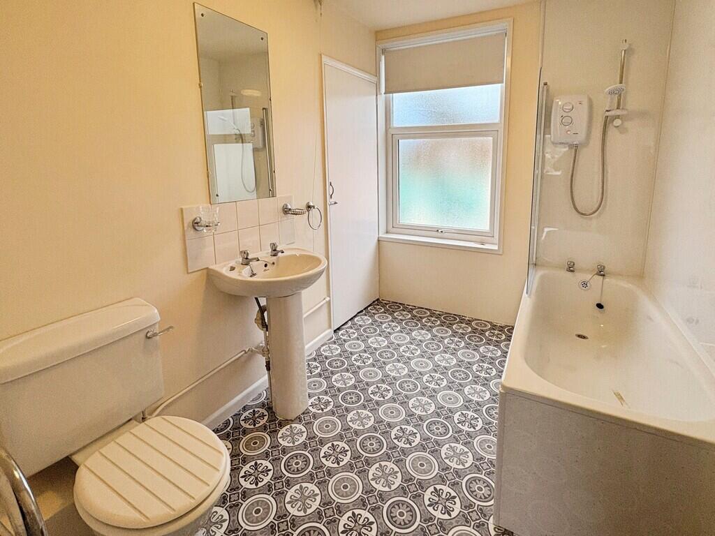 Apartment in Truro - View 5